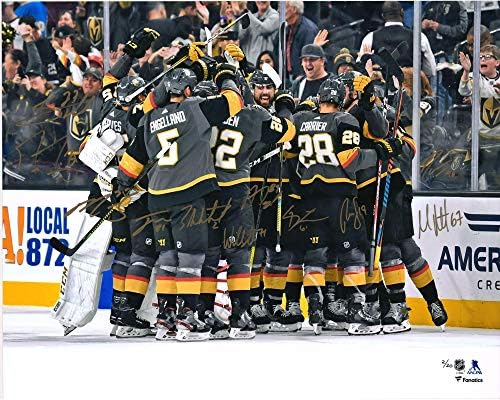 Vegas Altın Şövalyeleri, Birden Fazla İmzalı 16 x 20 Takım Kutlama Fotoğrafını İmzaladı - 20 İmzalı NHL Fotoğraflarının